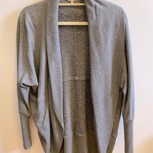 Aritzia - hoodie cardigan - medium